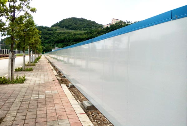 中瑞恒基建設(shè)集團(tuán)有限公司鹽田現(xiàn)代物流中心二期施工總承包工程項目部 (6).jpg