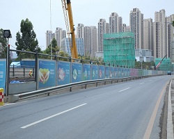 施工工地圍擋選取采購有什么講究嗎？旭東鋼構(gòu)廠家告訴你
