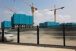 致力改善工程項目建筑安全，旭東鋼構(gòu)施工圍擋備受市場推崇